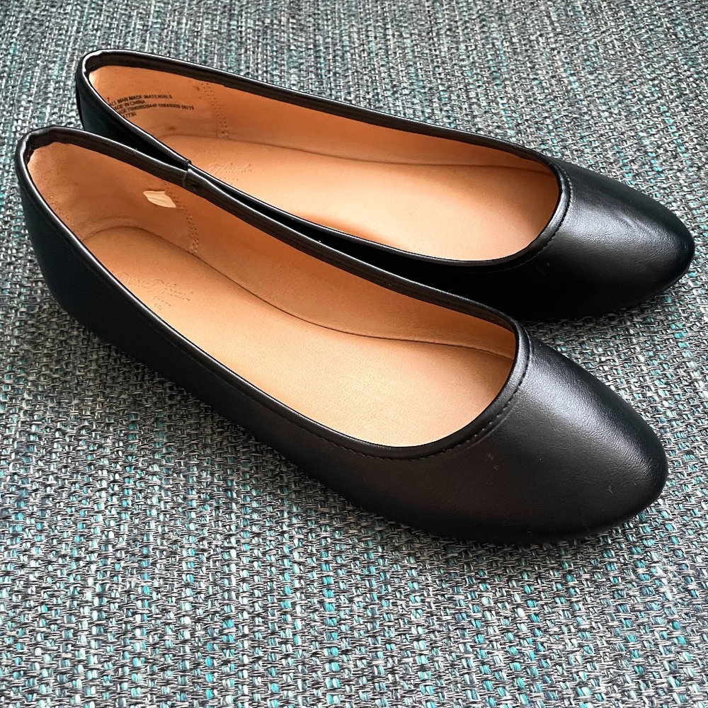 Black leather ballet flats, size 7, worn once